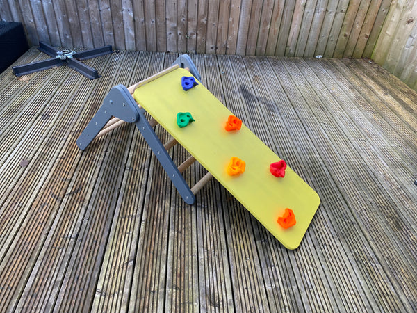 Chunky Pikler / Montessori Inspired Early Years Climbing Triangle with Climber - 5 Rung (35mm Dowel)